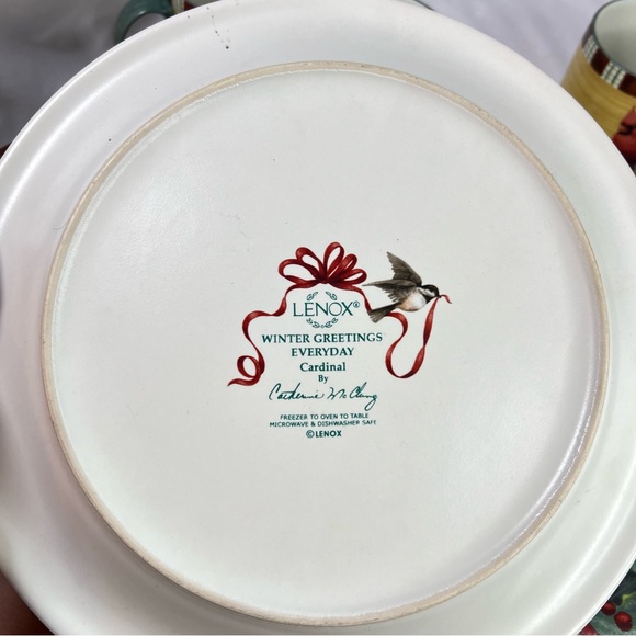 LENOX Winter Greetings Everyday Cardinal 12 pc Dinnerware Set for 4 With Box - Picture 10 of 14